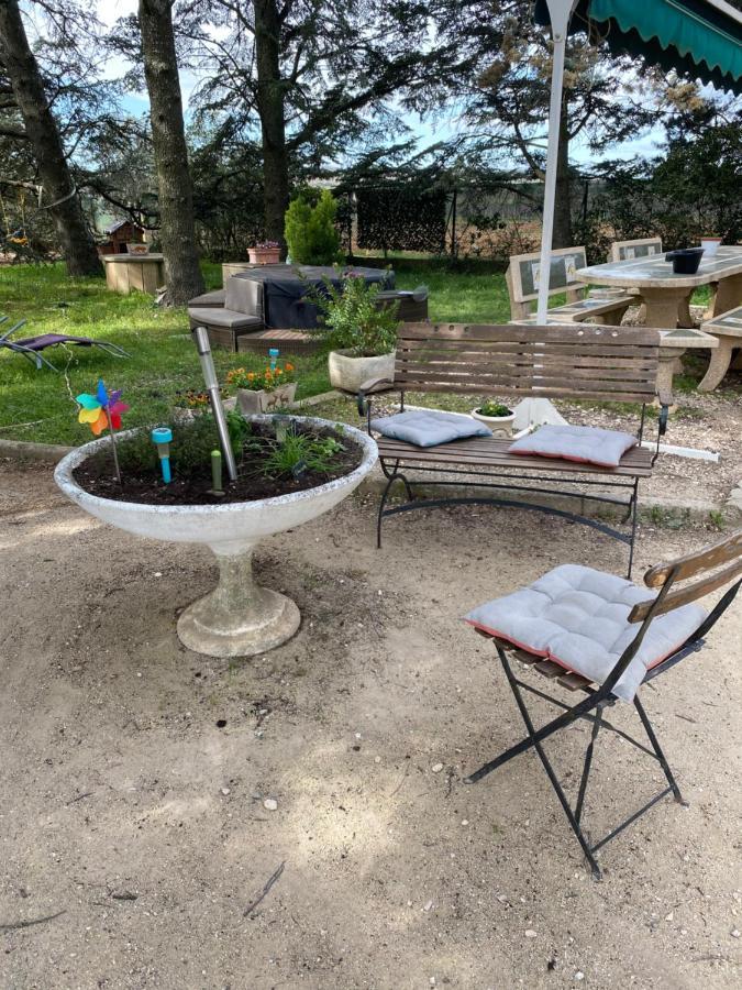 Studio Havre De Paix Au Pont Du Gard Piscine Et Jacuzzi Chez Valerie Payre Vers Pont du Gard Exterior foto